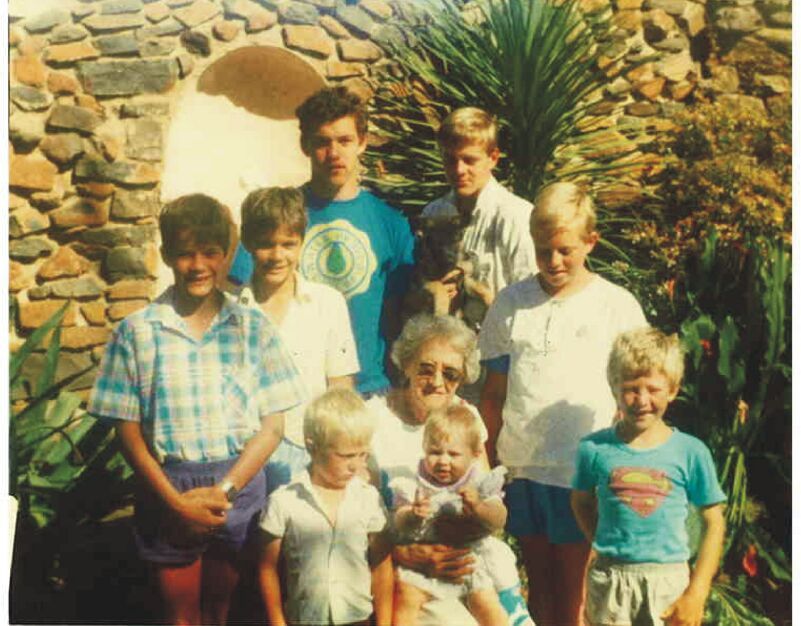 Erich, Christo, Anton, Allan, Blaine en voor Gabrie, Ouma, Endre en Frank